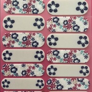 Bold & beautiful jamberry nail wrap